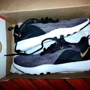 Women's size 6 brand new inbox Nikes